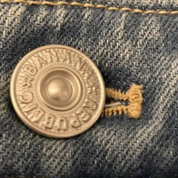 Banana Republic denim skirt! - Picture 3 of 3